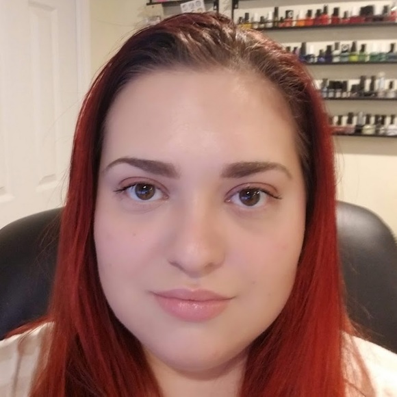 Meet your Posher, Danielle - Picture 1 of 1